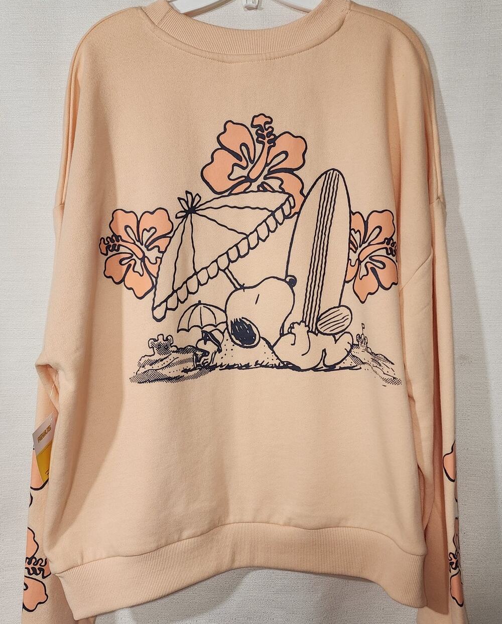 Snoopy surfing orange sweatshirt size Large